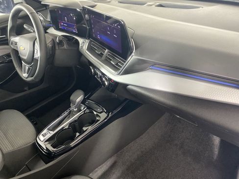 Certified 2025 Chevrolet Trax LT w/ Driver Confidence Package image 29