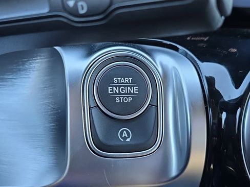 New 2026 Mercedes-Benz GLB 250 4MATIC image 19