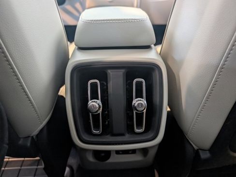 Used 2023 Volvo XC40 B5 Plus w/ Protection Package Premier image 28