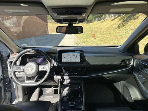 Used 2021 Nissan Rogue Platinum image 25