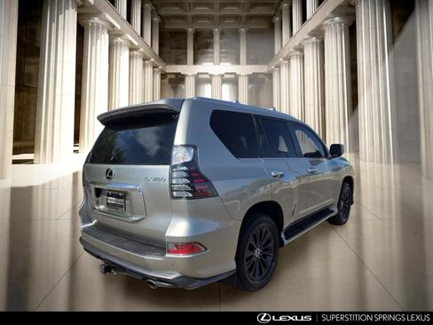 Used 2023 Lexus GX 460 Premium w/ Accessory Package AWD/4WD image 5