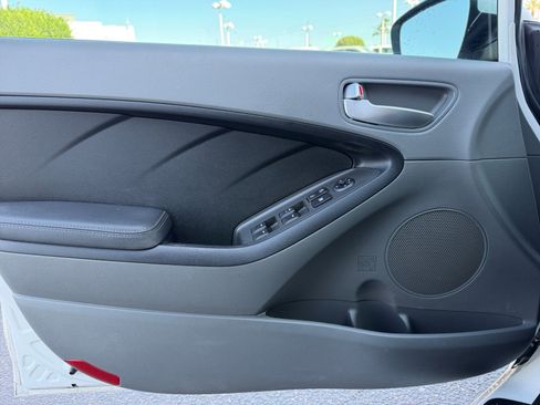Used 2017 Kia Forte LX FWD image 13