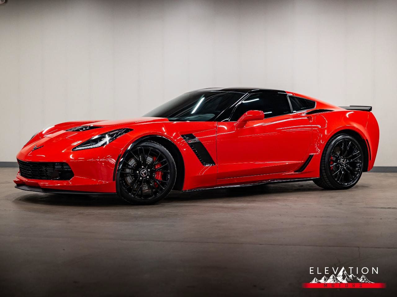 Used 2015 Chevrolet Corvette Z06 w/ 3LZ Preferred Equipment Group RWD image 1