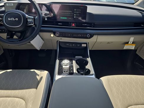 New 2026 Kia Carnival EX FWD image 15