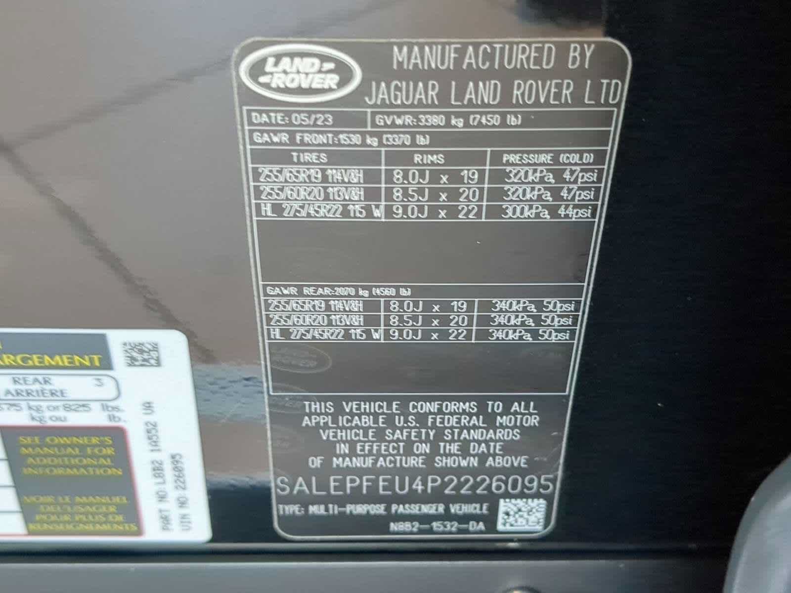 New 2023 Land Rover Defender 130 SE AWD/4WD image 24