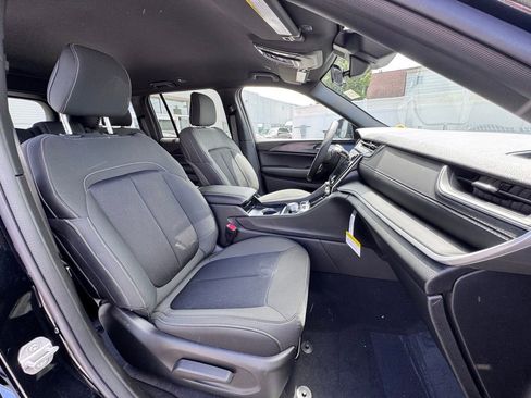 New 2026 Jeep Grand Cherokee Laredo AWD/4WD image 19