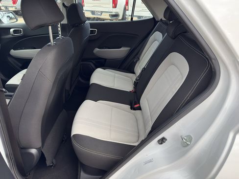 Used 2023 Hyundai Venue SEL FWD image 23