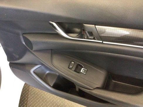 Used 2019 Honda Accord Sport image 12