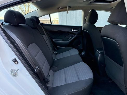 Used 2018 Kia Forte S w/ S Technology Plus Package FWD image 18