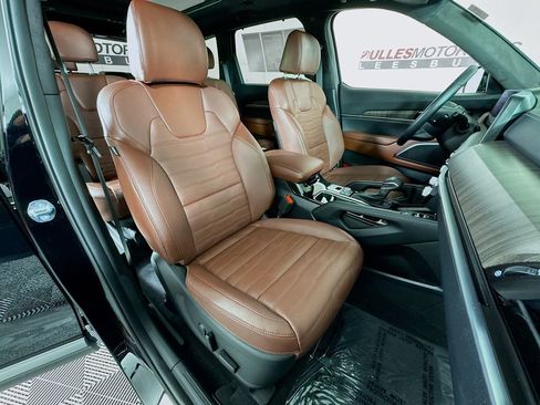 Used 2025 Kia Telluride SX Prestige image 31