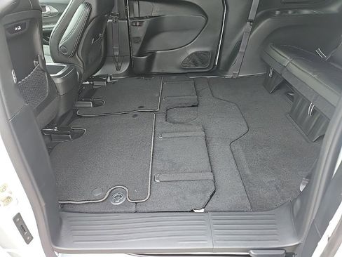 New 2026 Chrysler Pacifica Select image 90