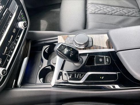 Used 2023 BMW 540i w/ Premium Package RWD image 25