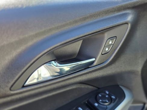 Used 2025 Chevrolet Trax LS image 20