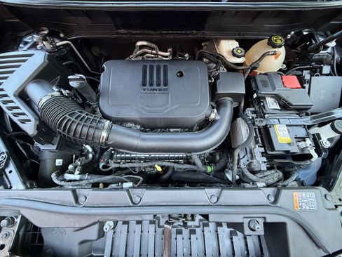 Used 2023 GMC Acadia SLT w/ Preferred Package image 45