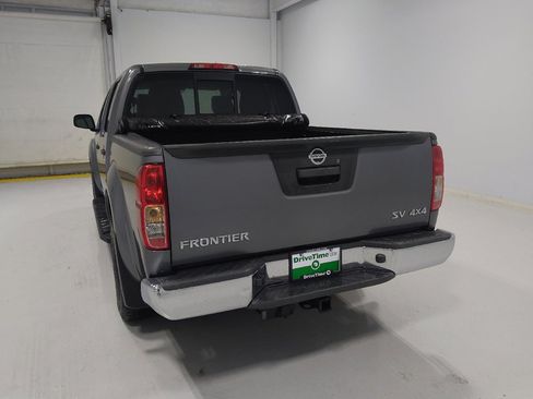 Used 2017 Nissan Frontier SV image 6