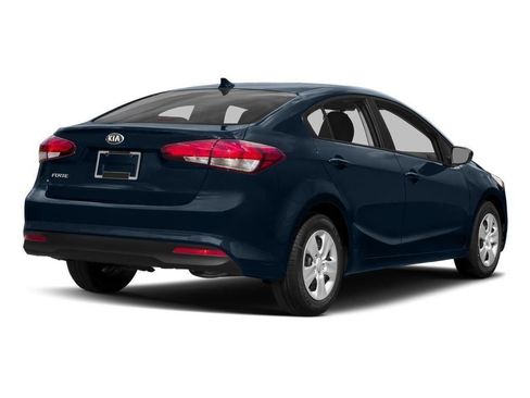 Used 2017 Kia Forte LX FWD image 2