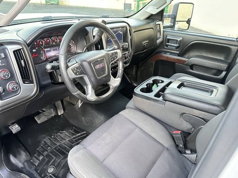 Used 2016 GMC Sierra 2500 SLE w/ SLE Preferred Package AWD/4WD image 8