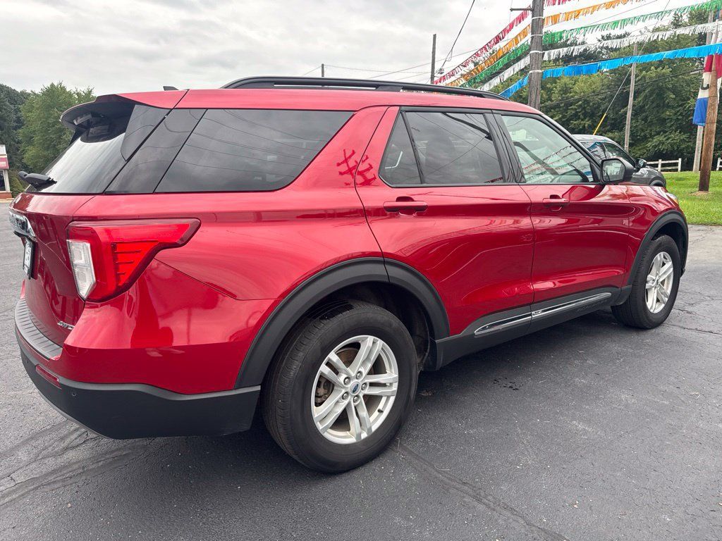 Used 2024 Ford Explorer XLT w/ Equipment Group 202A AWD/4WD image 8