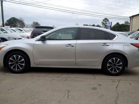Used 2015 Nissan Altima 2.5 S w/ Power Driver Seat Package image 4