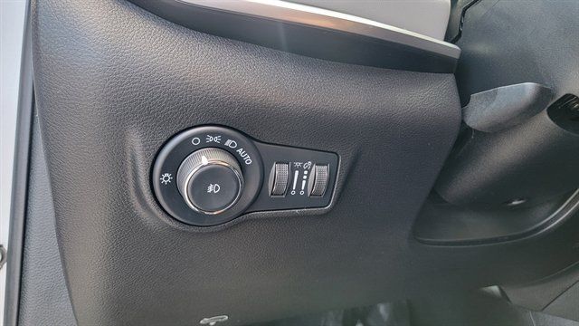 Used 2025 Jeep Compass Limited AWD/4WD image 25