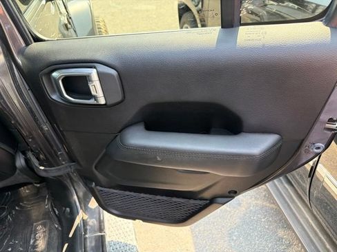 Used 2019 Jeep Wrangler Unlimited Sahara AWD/4WD image 18