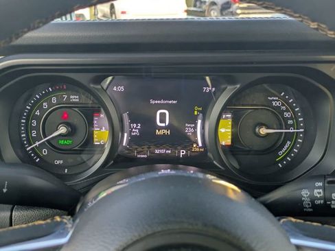 Used 2024 Jeep Wrangler Unlimited Sahara image 21