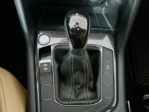 Used 2023 Volkswagen Tiguan SE FWD image 25