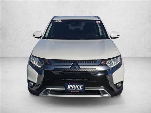 Used 2020 Mitsubishi Outlander SE image 2