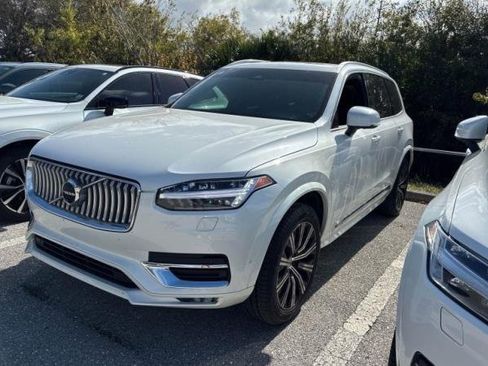 Used 2023 Volvo XC90 B6 Plus image 2