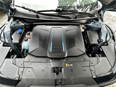 Used 2024 Hyundai Ioniq 5 SE AWD/4WD image 25