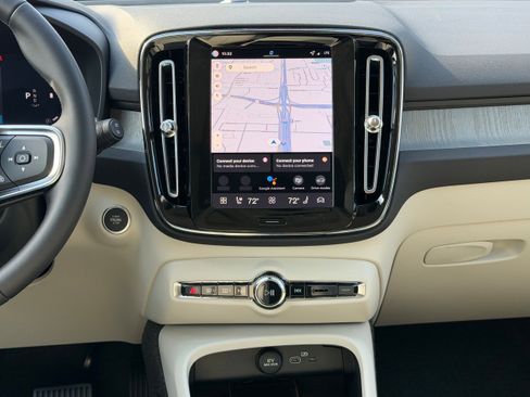 New 2026 Volvo XC40 B5 Plus w/ Protection Package Premier image 12