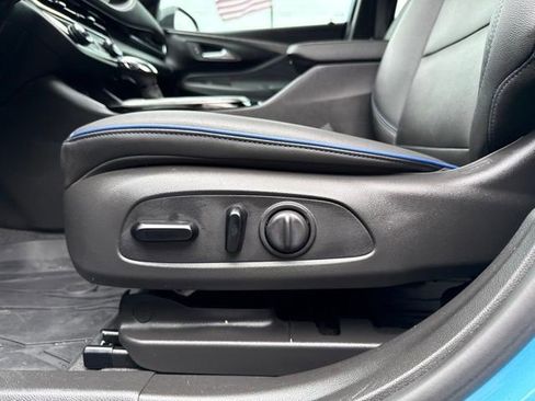 Used 2025 Buick Envista Sport Touring w/ Experience Buick Package FWD image 8