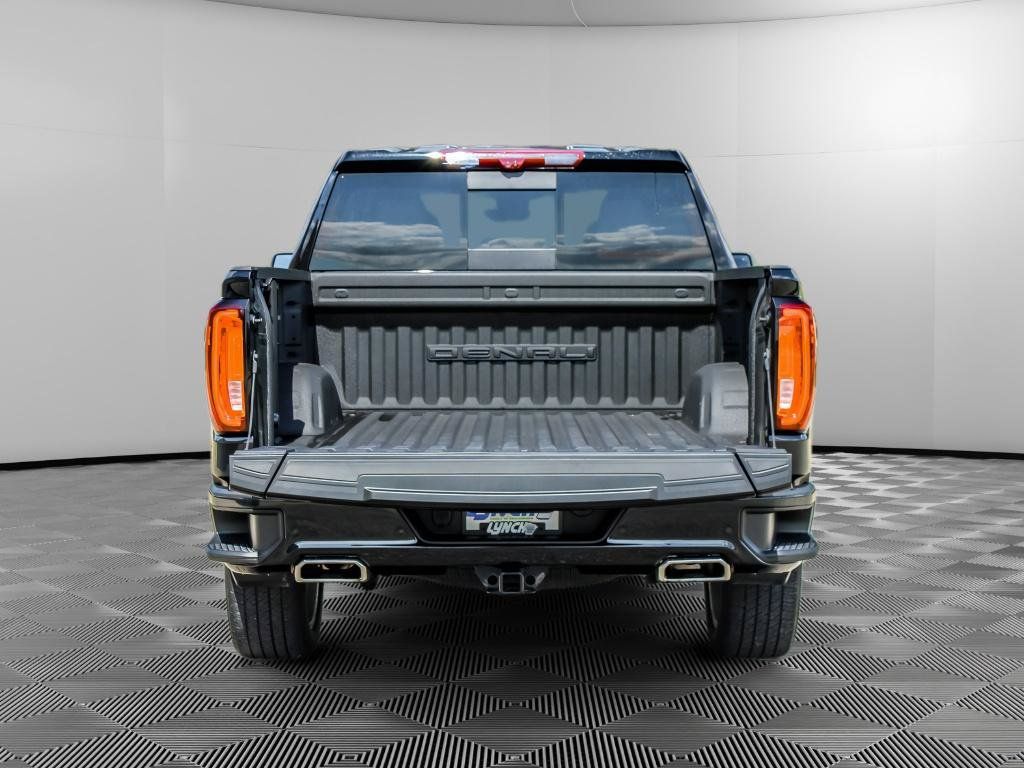 Used 2023 GMC Sierra 1500 Denali w/ Technology Package AWD/4WD image 7