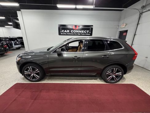 Used 2019 Volvo XC60 T6 Momentum w/ Advanced Package AWD/4WD image 16