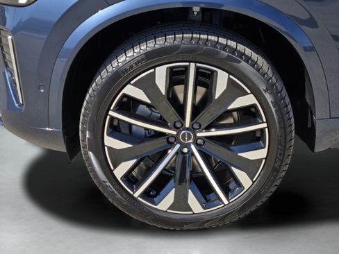 Used 2026 Volvo XC90 B6 Plus w/ Protection Package Premier AWD/4WD image 35