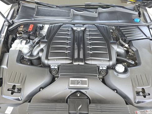 Used 2018 Bentley Bentayga AWD/4WD image 33