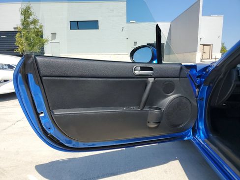 Used 2006 MAZDA MX-5 Miata Touring RWD image 11