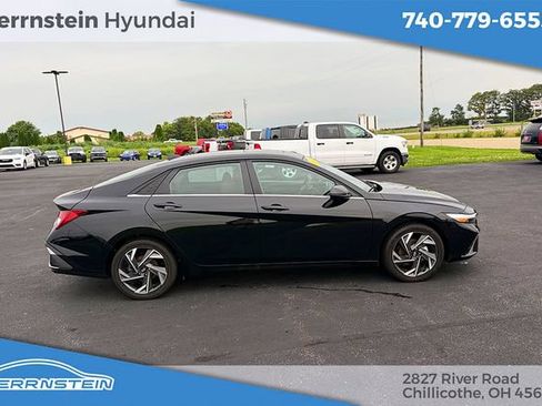 Used 2025 Hyundai Elantra Limited FWD image 21
