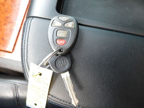 Used 2007 Chevrolet Tahoe LTZ w/ LTZ Preferred Equipment Group image 19