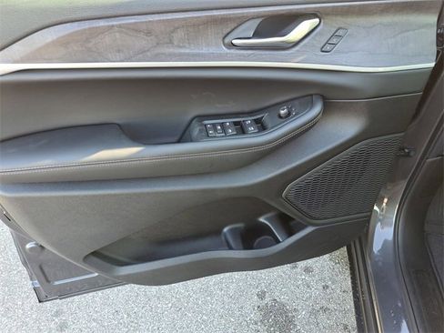 New 2025 Jeep Grand Cherokee Limited image 18