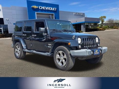 Used 2016 Jeep Wrangler Unlimited Sahara w/ Connectivity Group AWD/4WD image 1