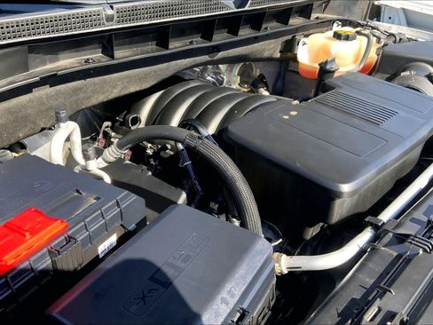 Used 2024 GMC Yukon SLT image 32