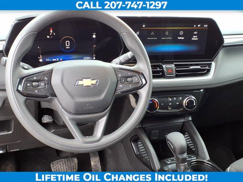 Used 2025 Chevrolet TrailBlazer LT AWD/4WD image 14