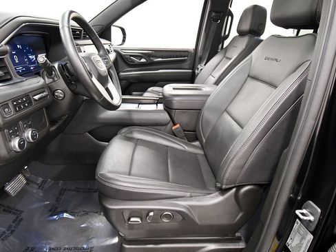 Used 2023 GMC Yukon XL Denali AWD/4WD image 13