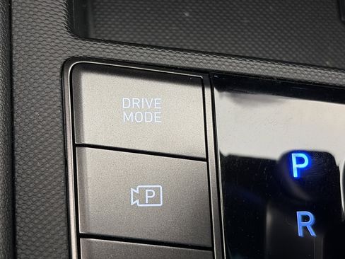 Certified 2025 Hyundai Elantra SEL FWD image 29