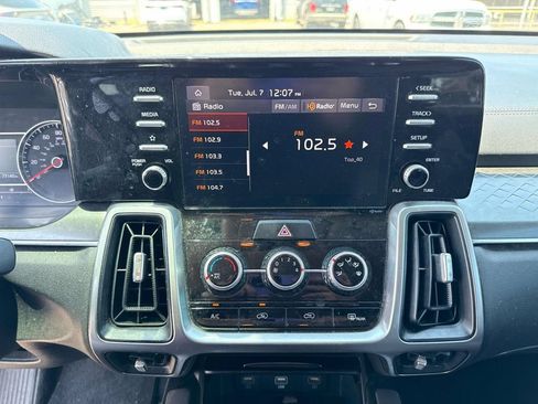 Used 2023 Kia Sorento LX AWD/4WD image 26