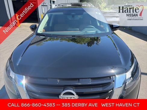 Certified 2025 Nissan Pathfinder Platinum w/ Cargo Package AWD/4WD image 3