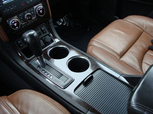 Used 2017 Chevrolet Traverse Premier image 10