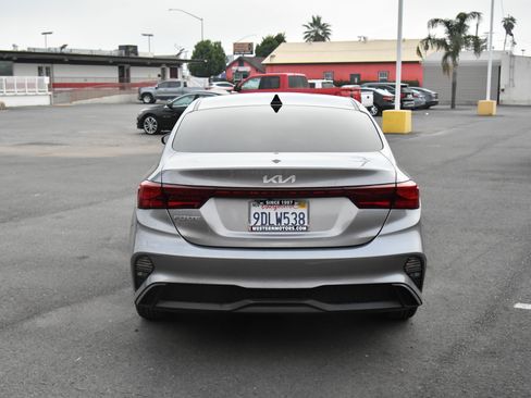 Used 2023 Kia Forte LXS image 7