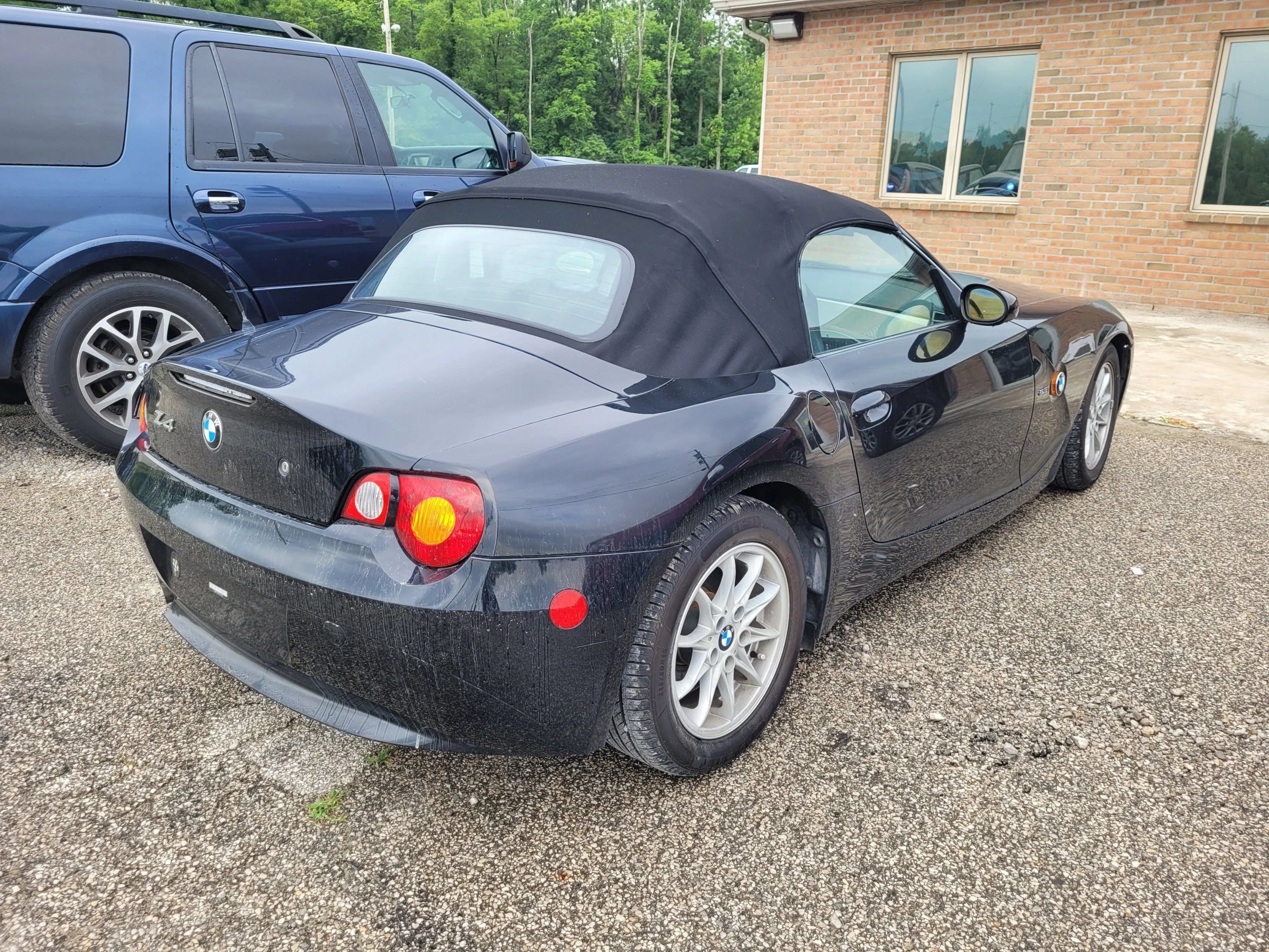 Used 2003 BMW Z4 2.5i RWD image 3